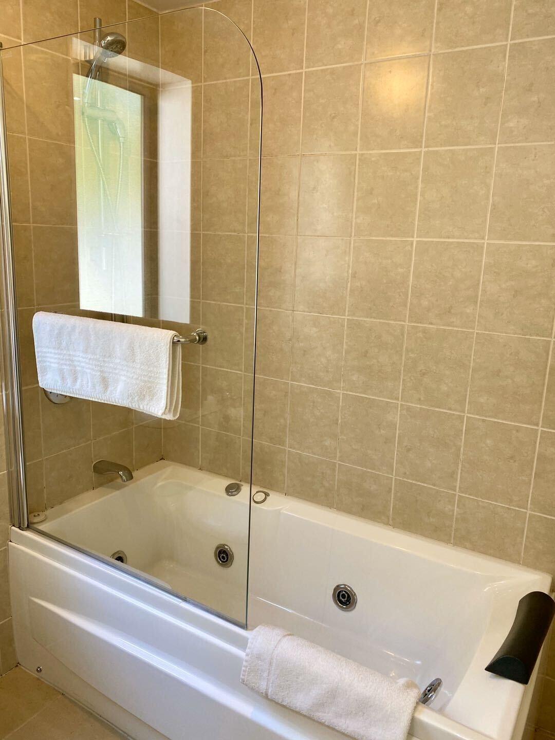 Alpha With Spa-bath 4*
